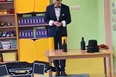 2025-ochronka-pilzno-iluzjonista-10