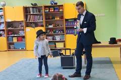 2025-ochronka-pilzno-iluzjonista-11