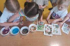 2025-ochronka-pilzno-maluchy-zdobia-pierniki-4