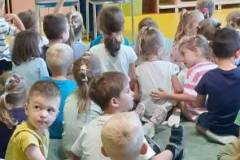 2025-ochronka-pilzno-policjant-3