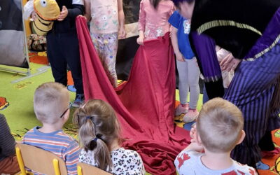 „Księga Andersena” i Teatr z Uśmiechem.