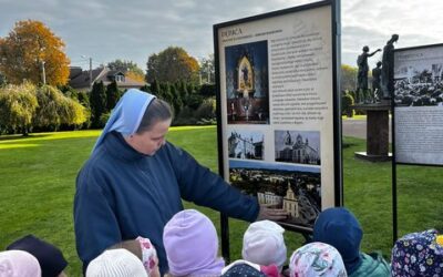 Święty Janie Pawle II – módl się za nami