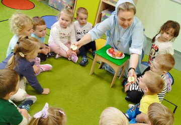 OWOCOWY TYDZIEŃ U BIEDRONEK