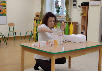 Spotkanie z cyklu „Poznajemy zawody naszych rodziców” – W świecie farmacji