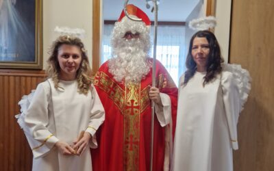 Dobry Święty, rozdaje prezenty