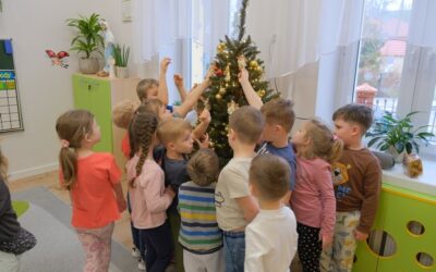 UBIERAMY CHOINKĘ :)