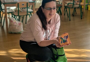 Spotkanie z&nbsp;cyklu „Poznajemy zawody naszych rodziców” – malowanie kamyków jako pasja